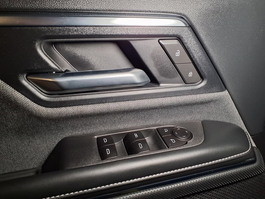 Used 2026 Onyx Black GMC Elevation Extended Range image 16