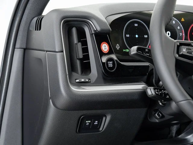 Certified Used 2025  Porsche  image 11
