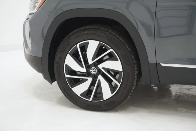New 2026 Pure Gray Volkswagen 2.0T SEL image 11
