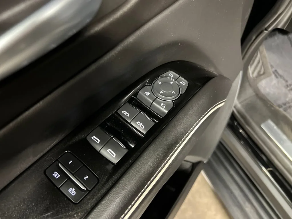 Used 2023 Black Raven Cadillac Premium Luxury image 16