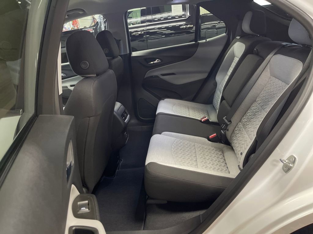 Used 2024 Summit White Chevrolet LT image 26
