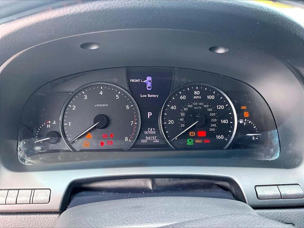 Used 2014 Silver Lexus 460 image 20