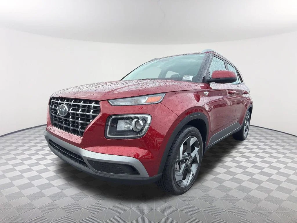 Used 2024 Red Hyundai SEL image 1