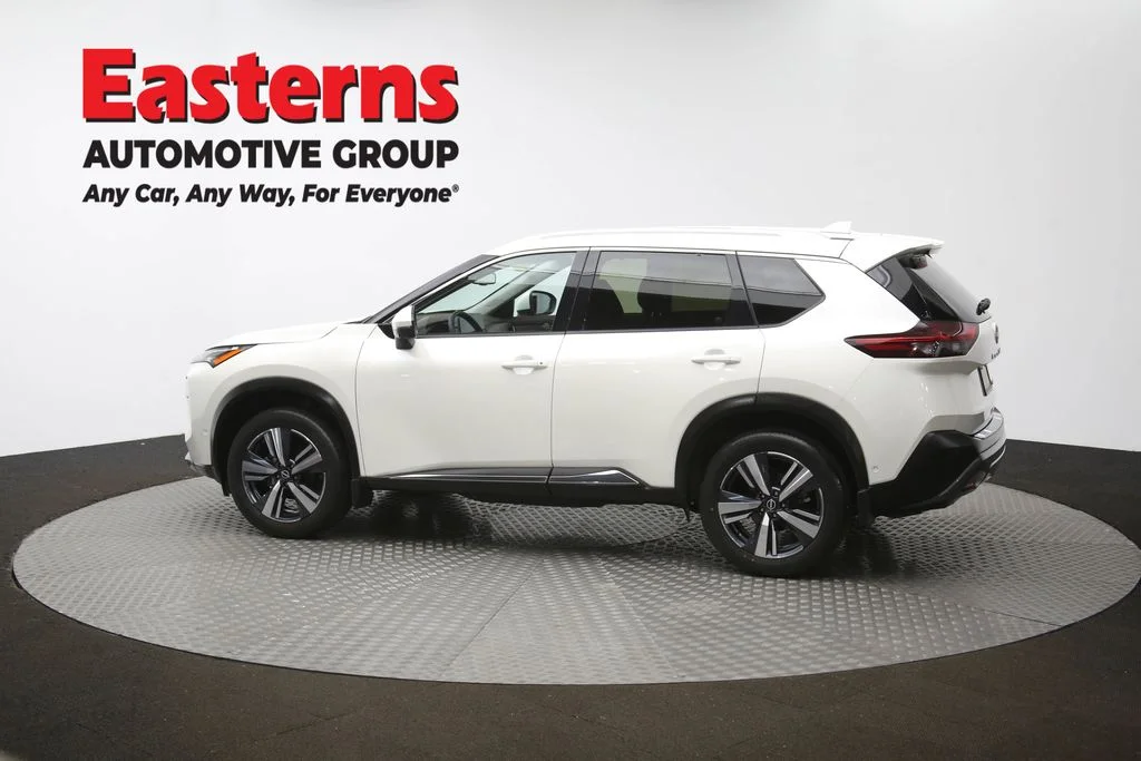 Used 2023 White Nissan SL image 65