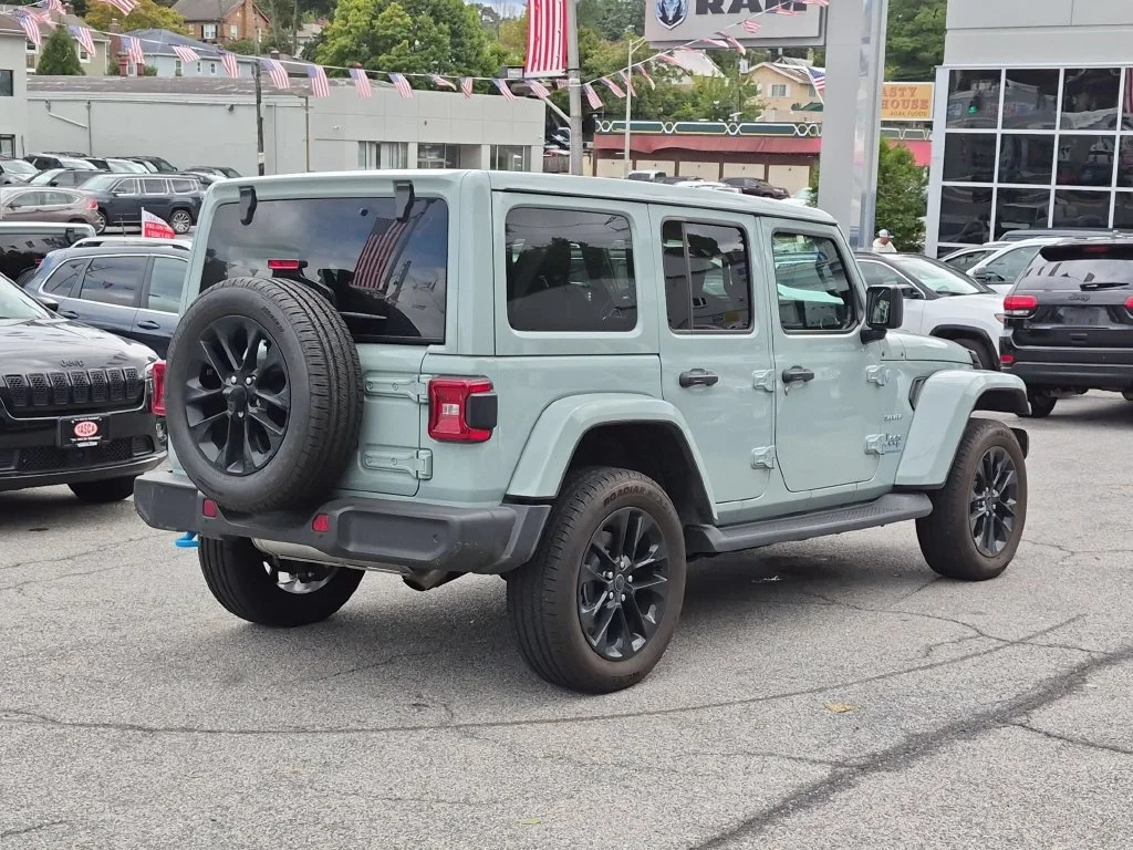 Used 2024  Jeep Sahara 4xe image 5