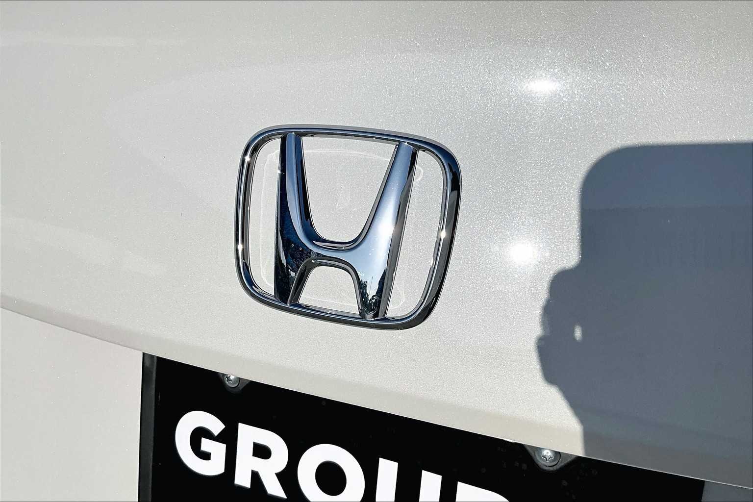 New 2026 Platinum White Pearl Honda 2WD LX image 15