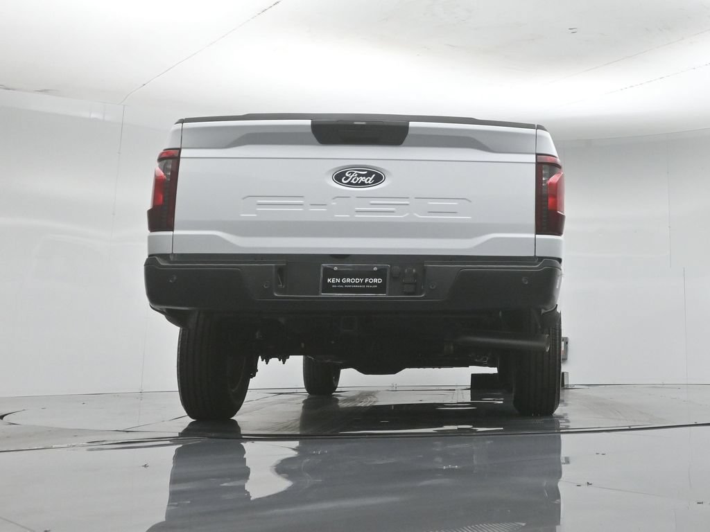 New 2026 Oxford White Ford XL image 39