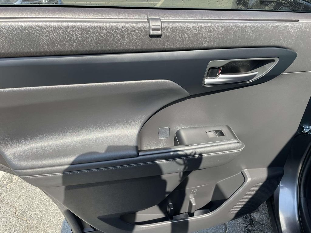 2023 Toyota Highlander XLE - Photo 21