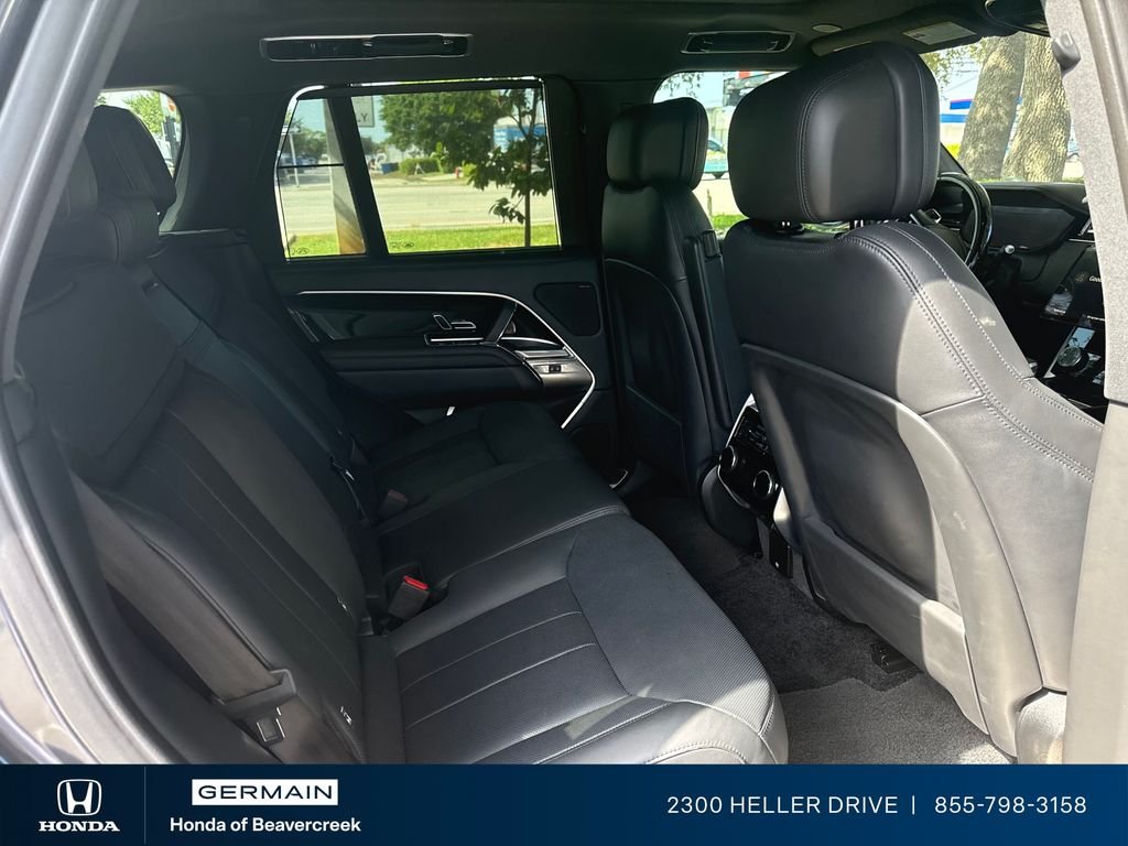 Used 2023 Gray Land Rover SE image 9