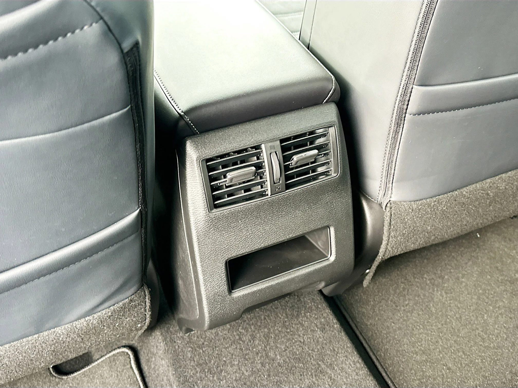 New 2026 Alloy Silver Metallic Mitsubishi SE image 19