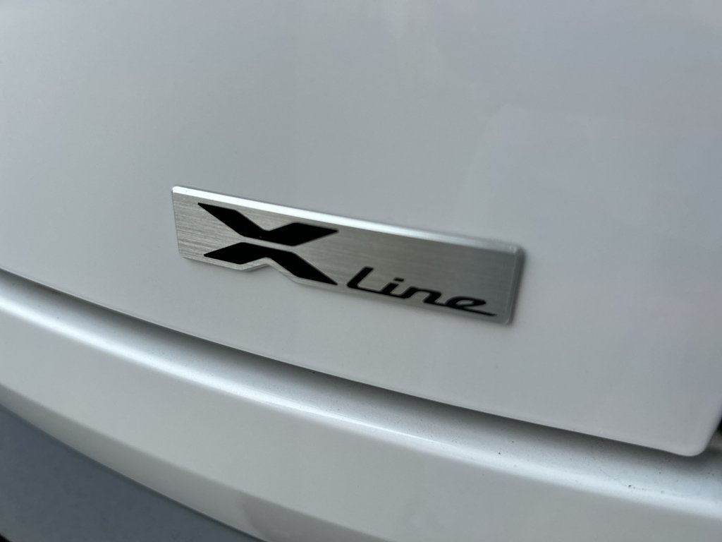 New 2027 Glacial White Pearl Kia X-Line EX image 8
