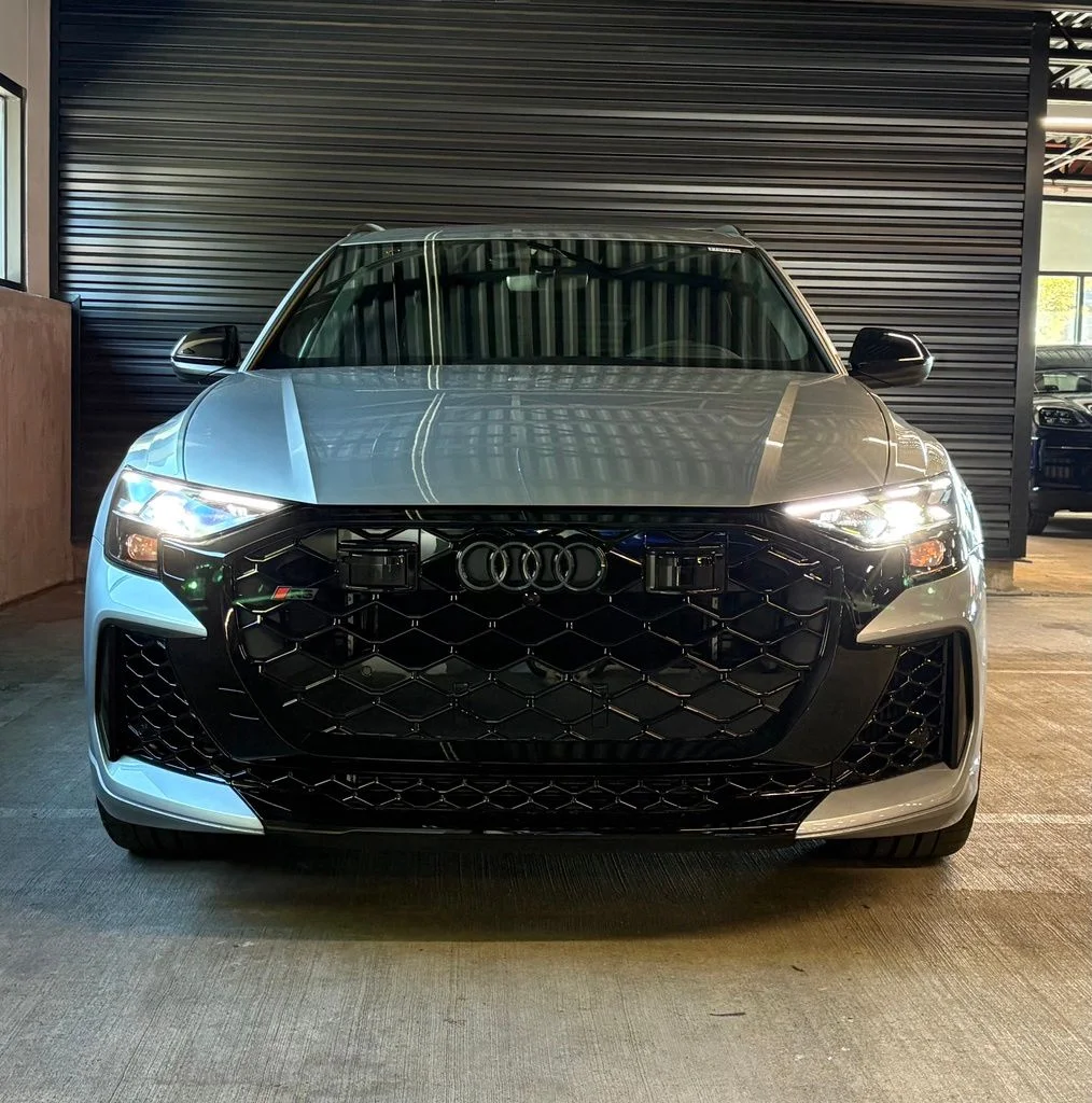 New 2027 Satellite Silver Metallic Audi 4.0T image 6