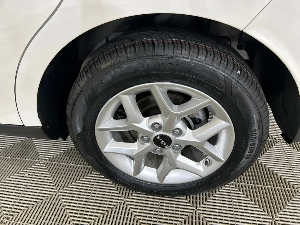 Used 2023 White Kia LX image 10