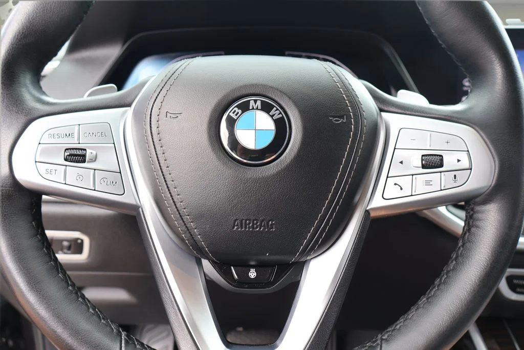 Used 2021 Gray BMW xDrive40i image 22