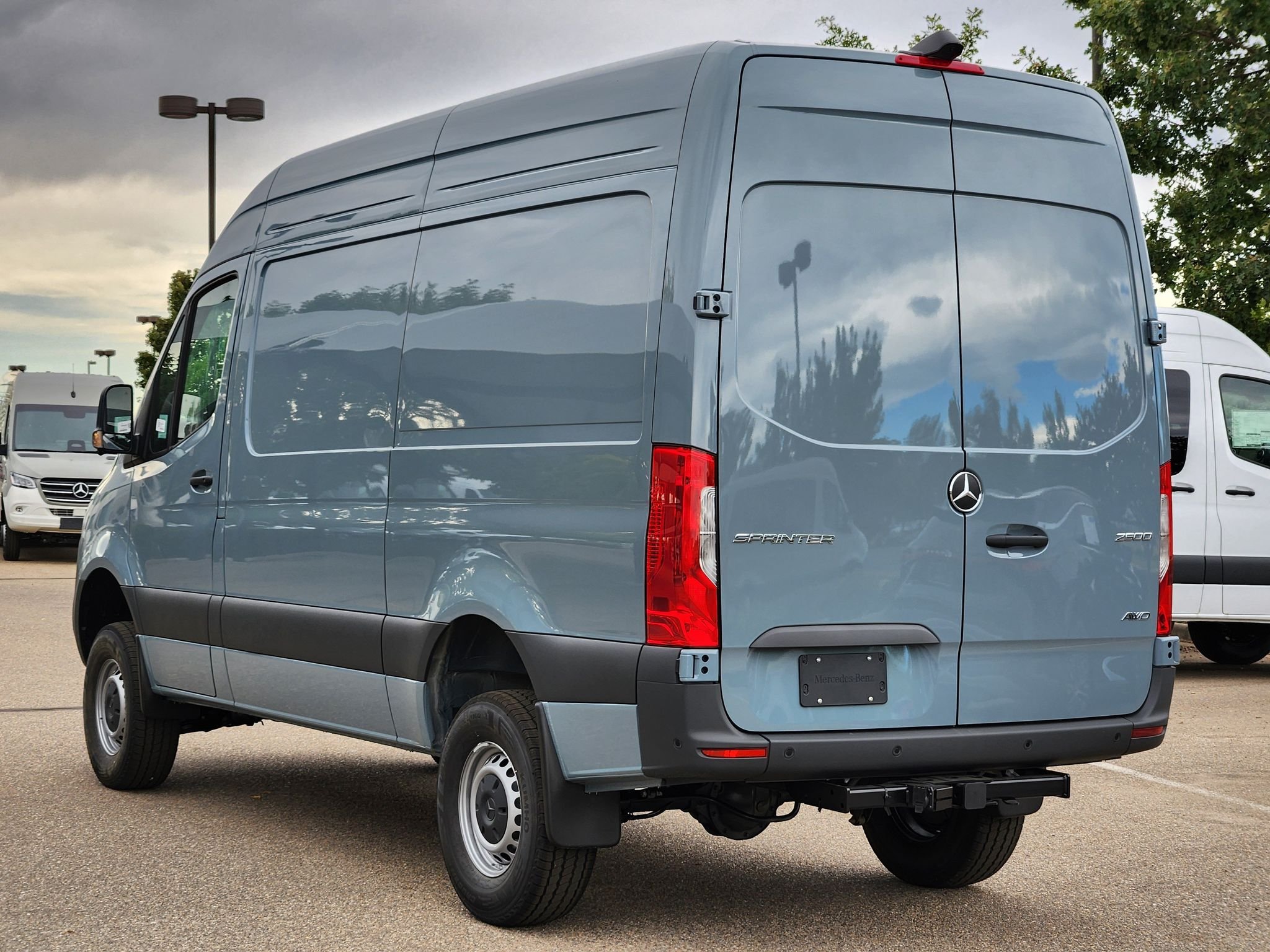 New 2026 Blue Grey Mercedes-Benz CARGO image 6