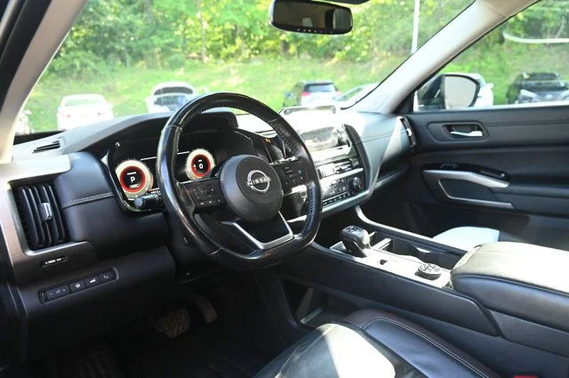Certified Used 2022 Black Nissan Platinum image 23