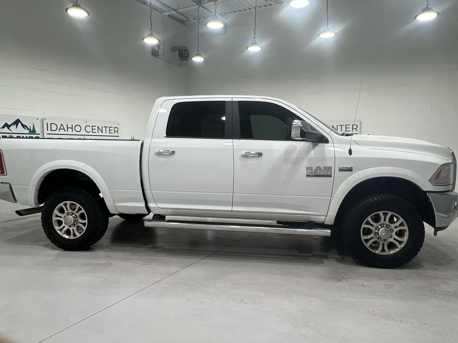 2018 RAM Ram 3500 Pickup Laramie - Photo 9