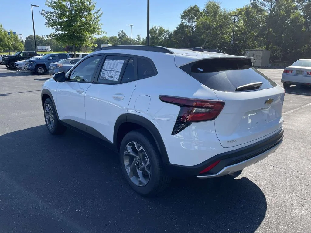 New 2026 Summit White Chevrolet LT image 4