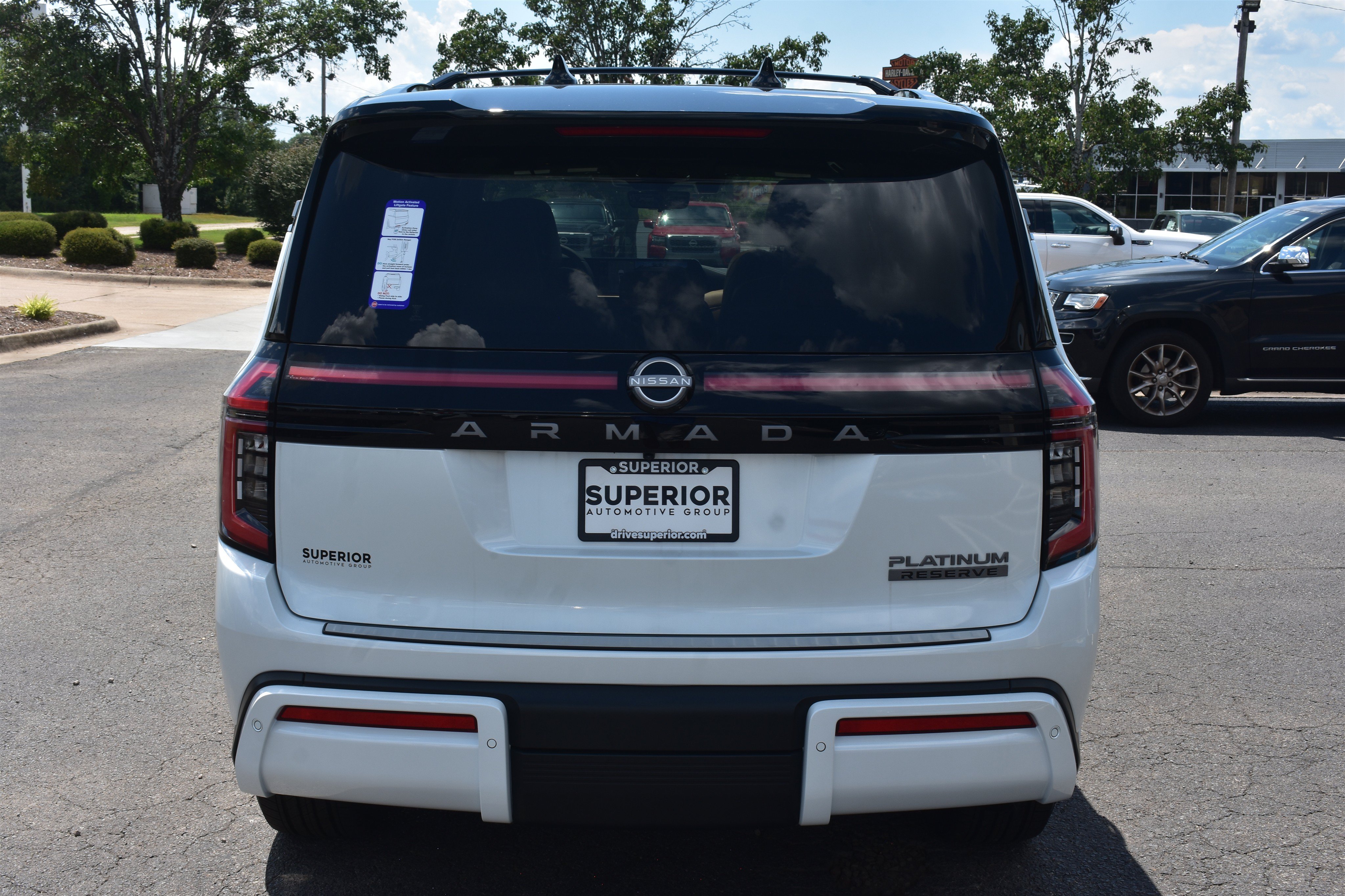 New 2026 Everest White TriCoat / Super Black Two-tone Nissan Platinum Reserve image 6