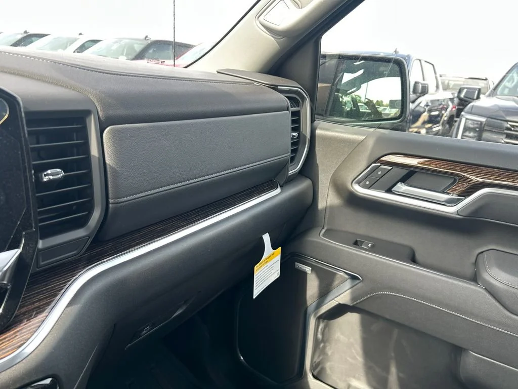 New 2026 Sterling Metallic GMC Elevation image 30
