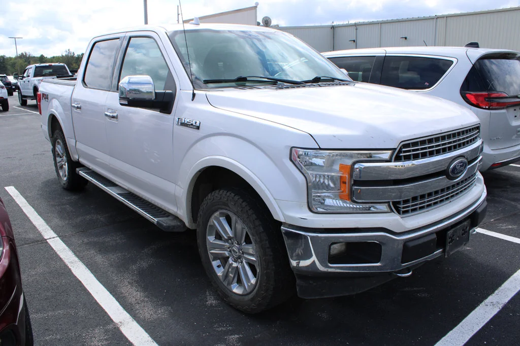Used 2018 White Platinum Clearcoat Metallic Ford Lariat image 3
