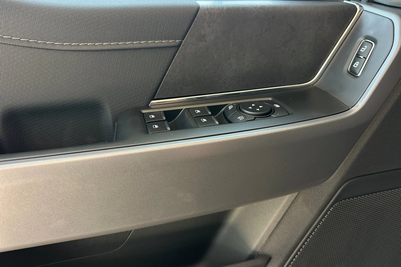 New 2026 Agate Black Metallic Ford XLT image 10