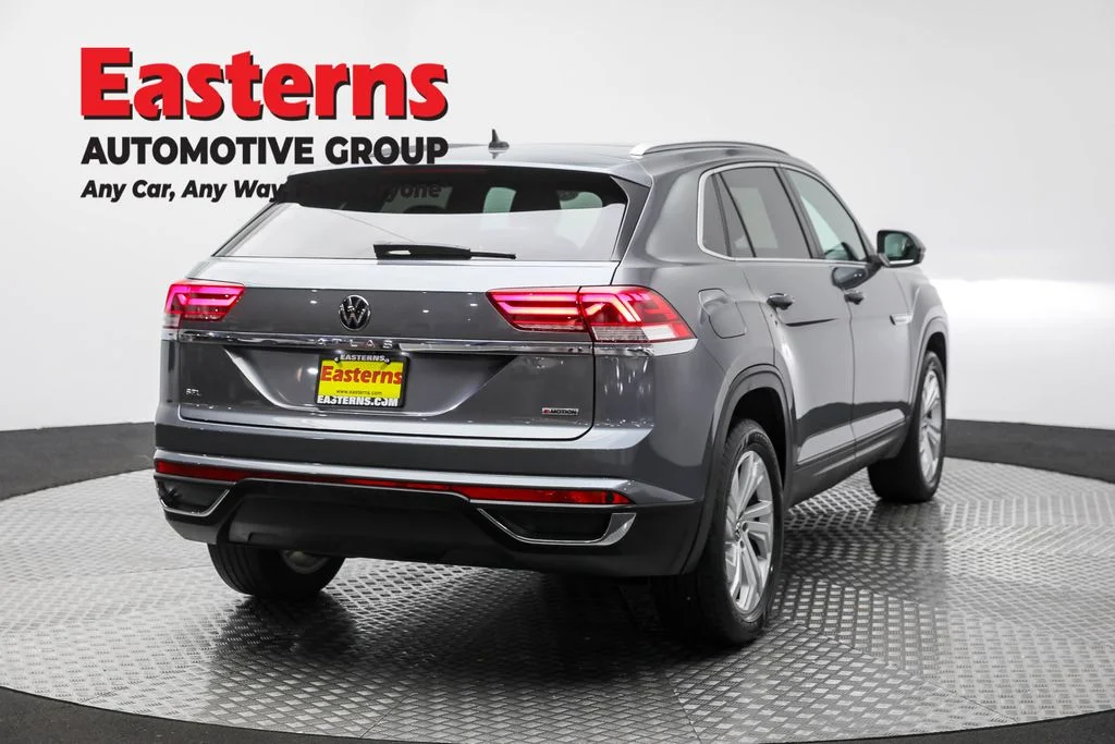 Used 2021 Gray Volkswagen 2.0T SEL image 5