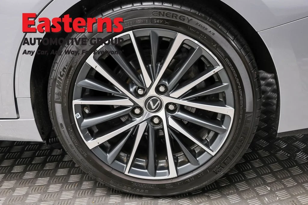 Used 2022 Silver Lexus 350 image 8