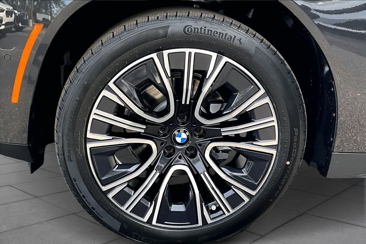New 2026 Dark Graphite Metallic BMW 30 xDrive image 11