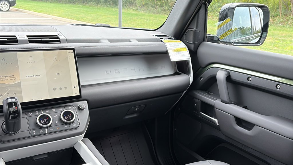 New 2026 Woolstone Green LAND ROVER S image 27