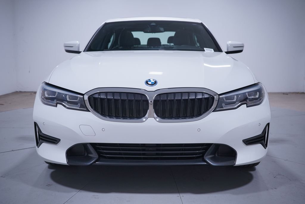Used 2022 Alpine White BMW 330e iPerformance image 4