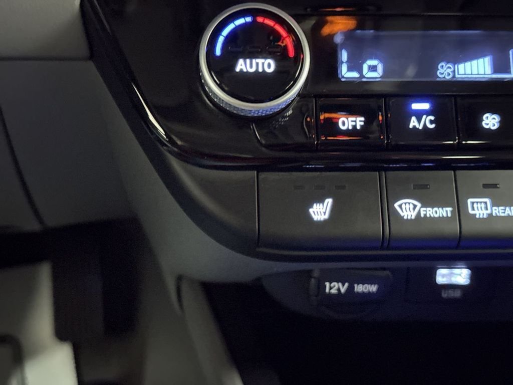 2025 Hyundai Elantra SEL - Photo 29