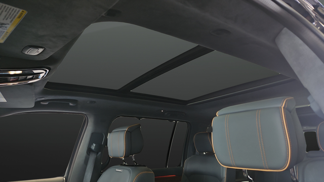 Used 2022 Diamond Black Crystal Pearlcoat Jeep Series II image 12