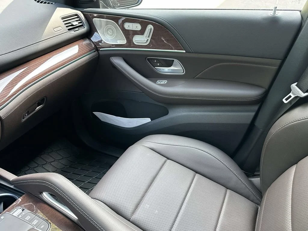 Used 2022 Black Mercedes-Benz 4MATIC® image 30
