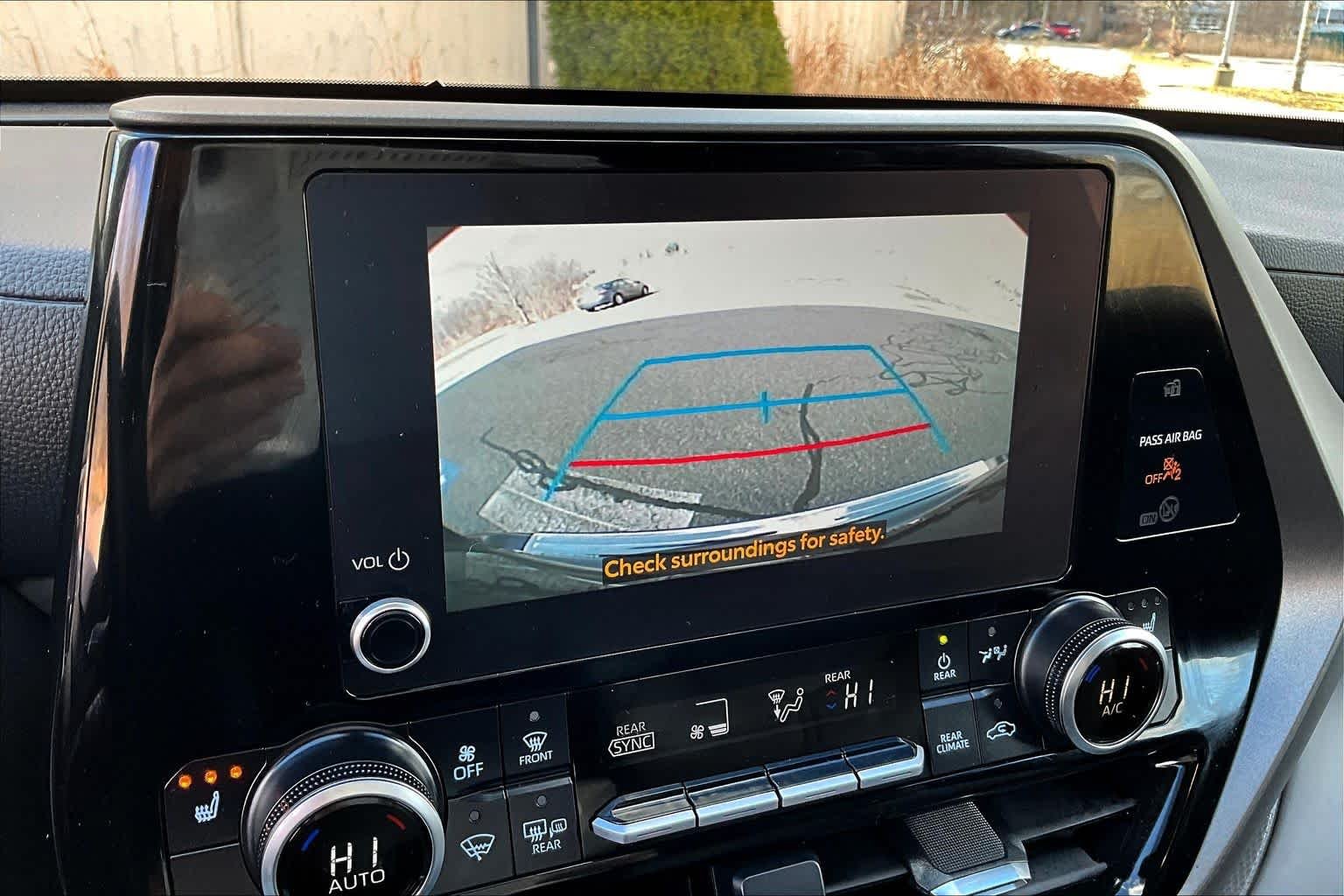 2025 Toyota Highlander XLE - Photo 29