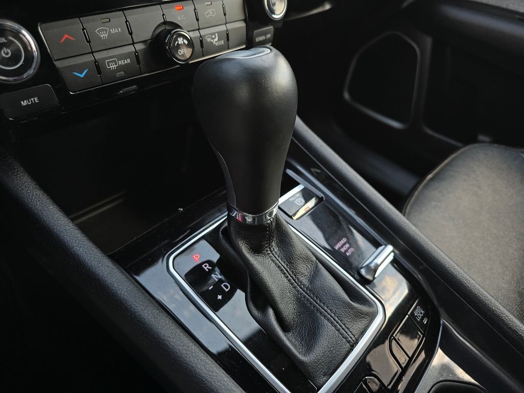 Used 2023 Black Jeep Latitude Lux image 26