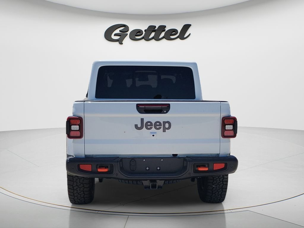New 2026 Bright White Clear-Coat Exterior Paint Jeep Mojave X image 5