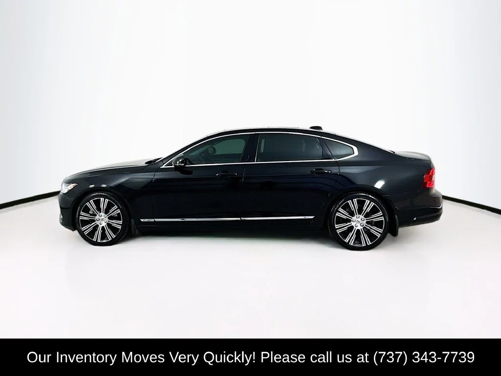 Used 2023 Onyx Black Metallic Volvo B6 Plus image 4