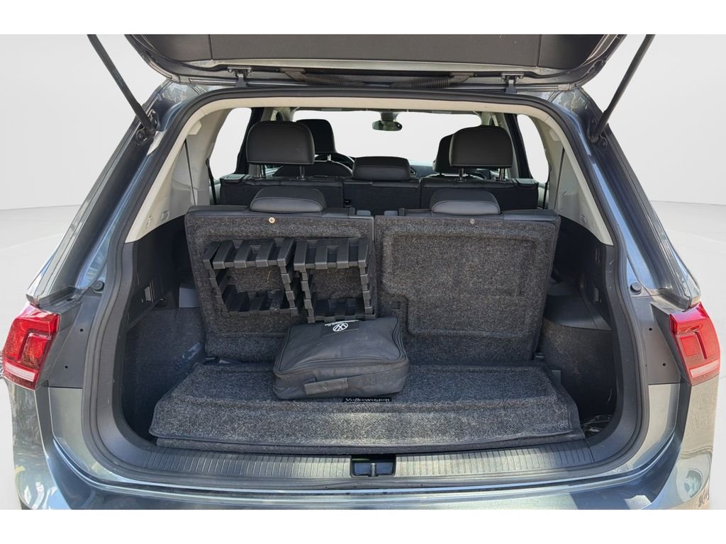 Certified Used 2022 Gray Volkswagen 2.0T SE image 10