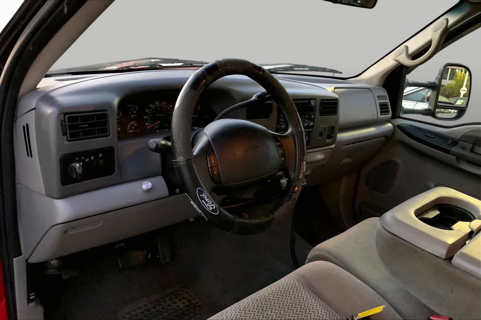 Used 2001 Red Ford XLT image 16