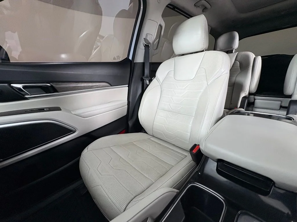 Used 2020 Snow White Pearl Kia SX image 18