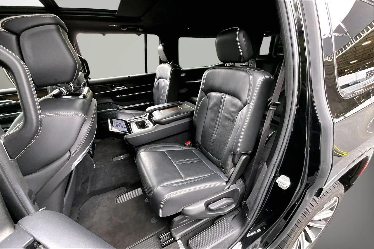 Used 2023 Black Jeep Series II image 22