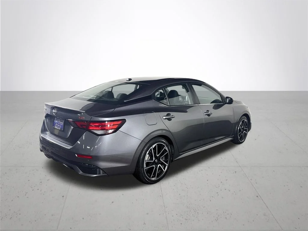 Used 2025 Gray Nissan SR image 6