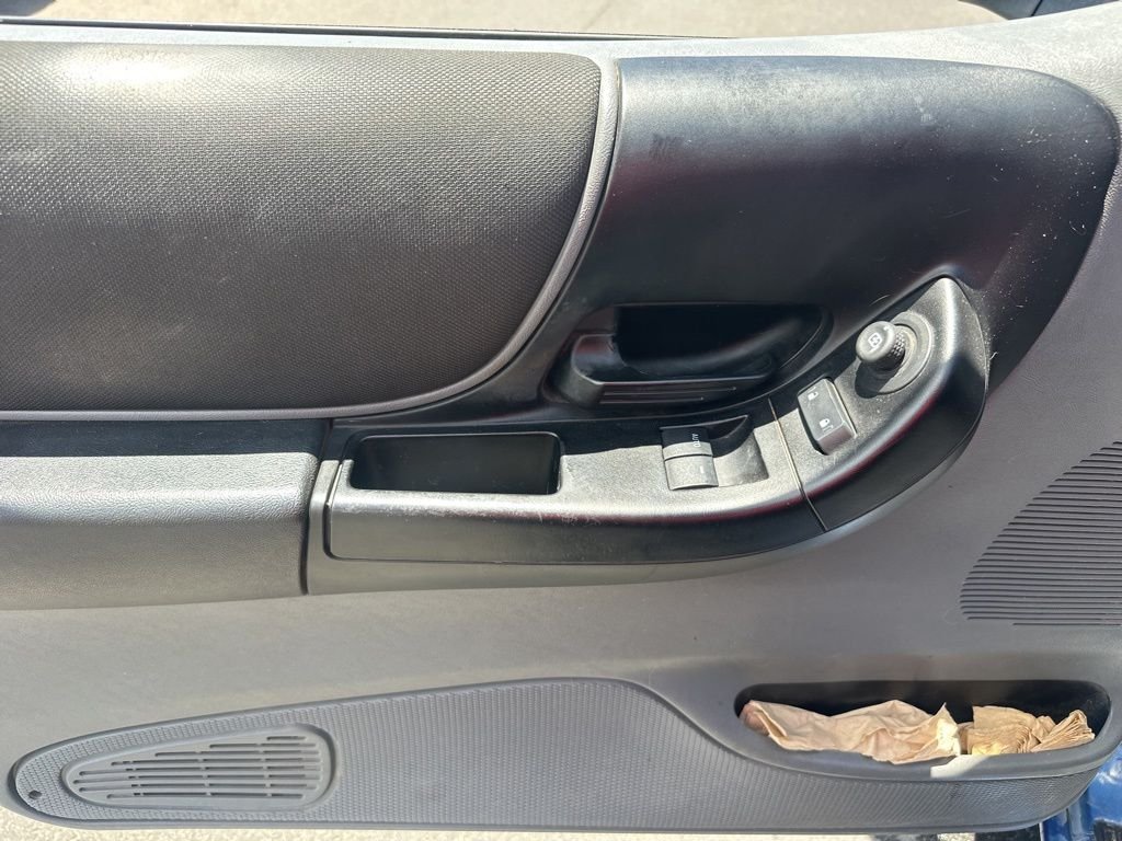Used 2011 Blue Ford XLT image 21