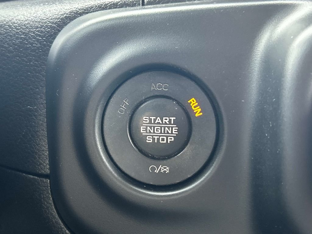 Used 2020 Gray Jeep Unlimited Sahara image 25