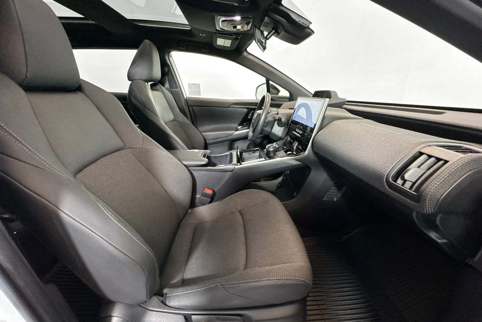 Used 2025 White Toyota Limited image 27