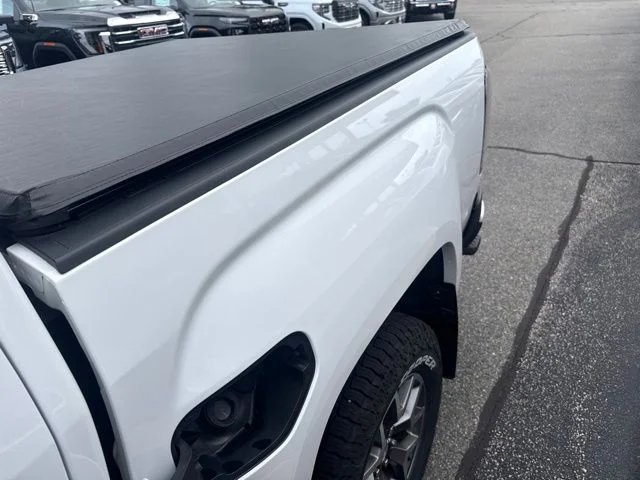 Used 2021 White GMC AT4 w/Leather image 10