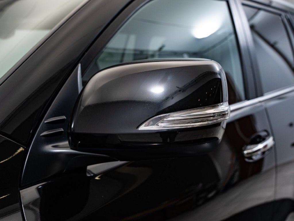 Used 2021 Black Lexus 460 image 17