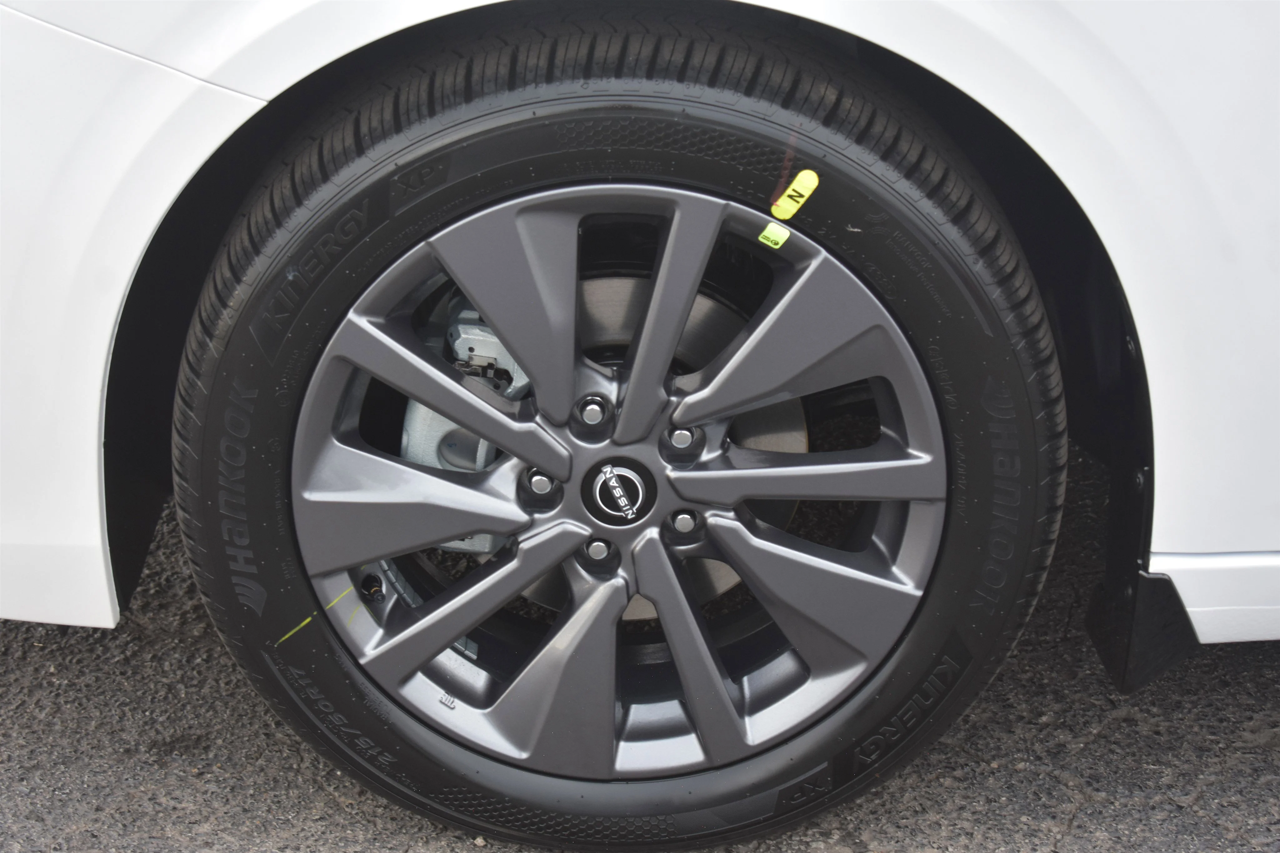 New 2026 Aspen White Tricoat Nissan SL image 11