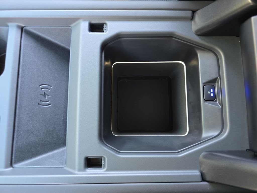 New 2026 Carpathian Grey Land Rover X-Dynamic SE image 14